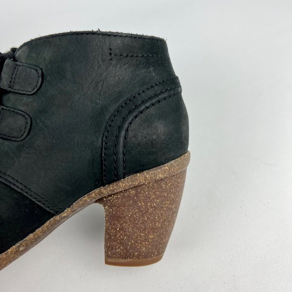Clarks Womens Carleta Lyon Black Oily Leather Ankle Bootie Chunky Heel size 5.5 - Picture 11 of 16